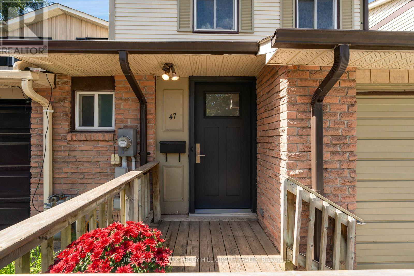 47 Kipling Place, Barrie, Ontario  L4N 4W9 - Photo 2 - S13784418