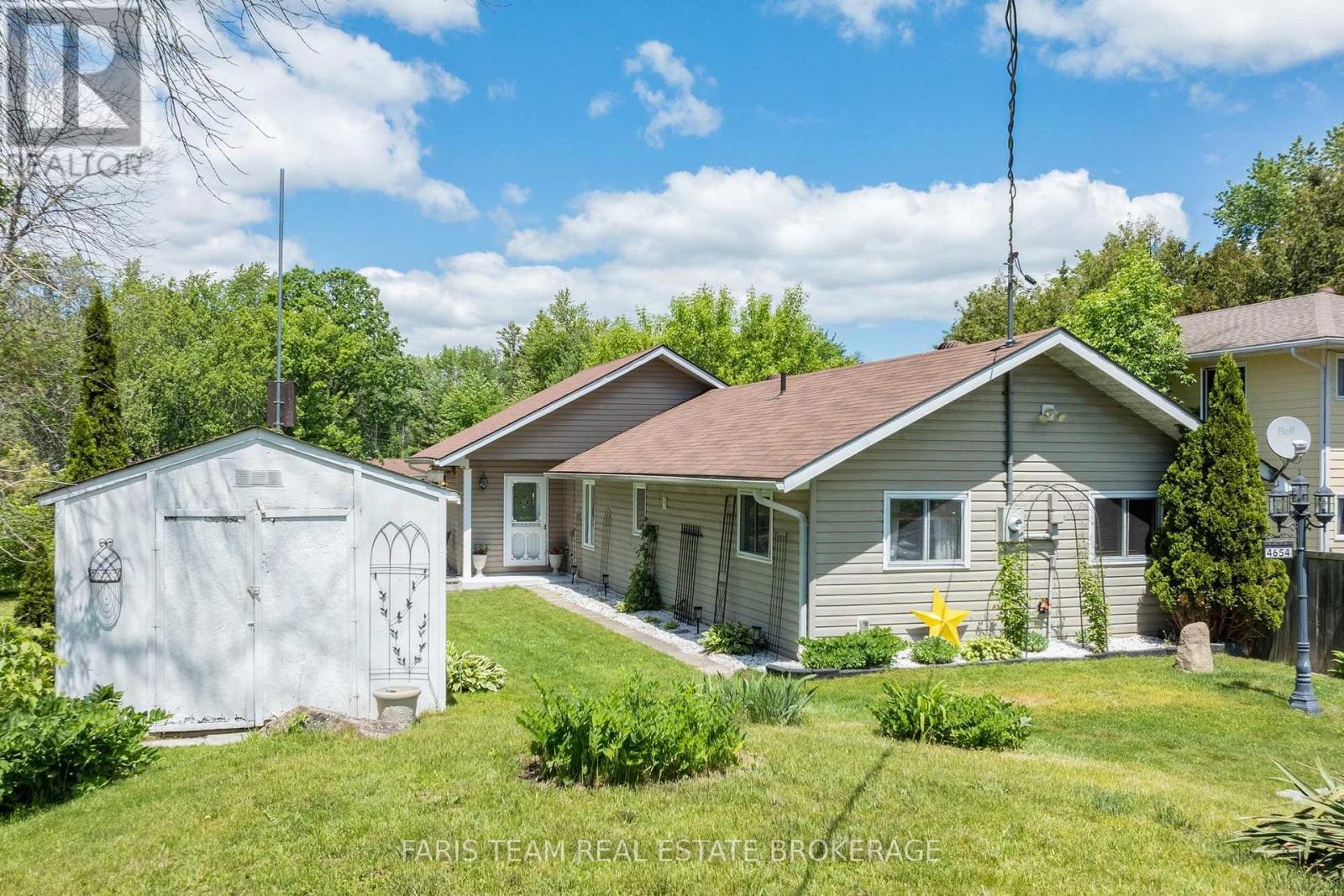 4654 Iron Bridge Lane, Severn, Ontario  P0E 1N0 - Photo 2 - S13784510