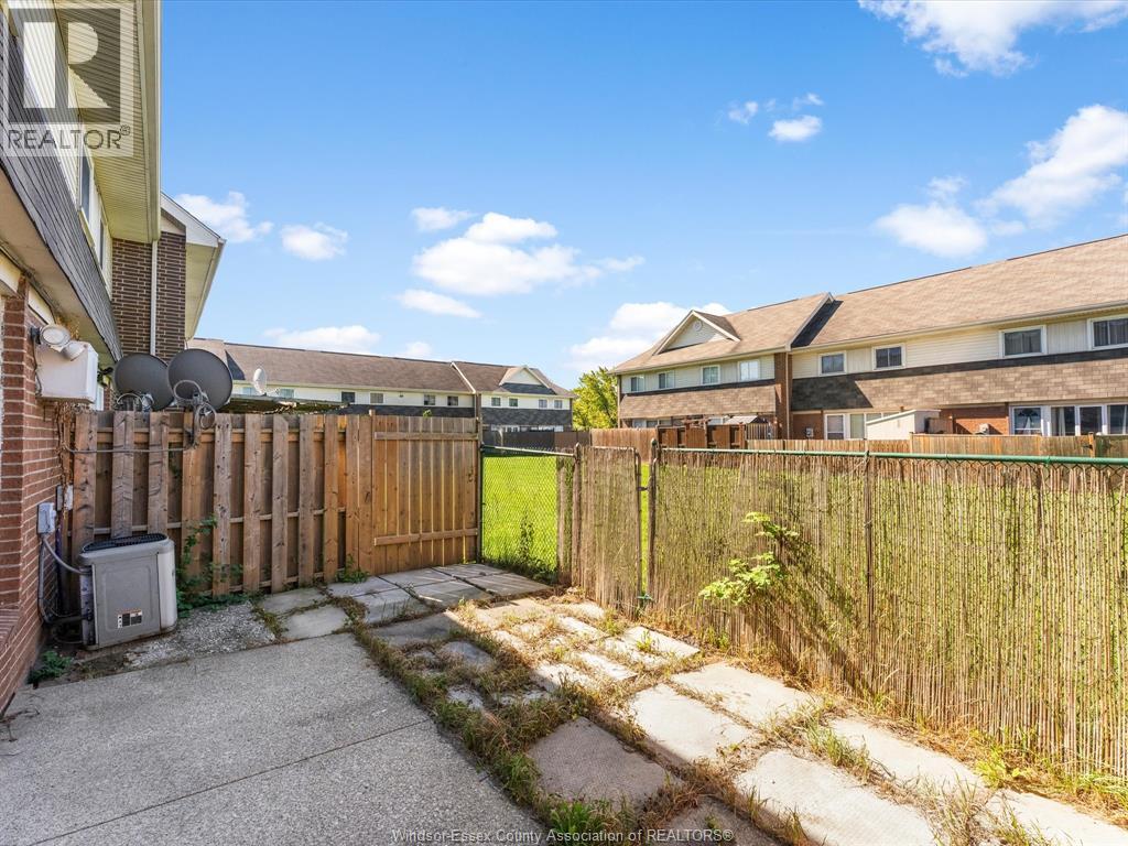 2659 Meadowbrook Lane Unit# 29, Windsor, Ontario  N8T 2Y3 - Photo 31 - 26022596