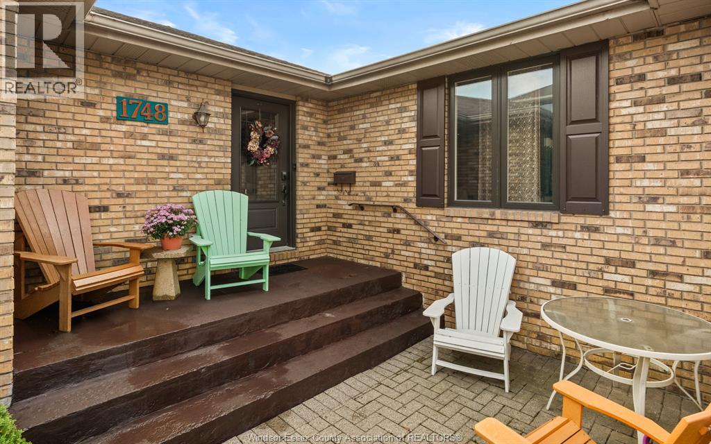 1748 Hebert Street, Tecumseh, Ontario  N8N 4G2 - Photo 2 - 26022376