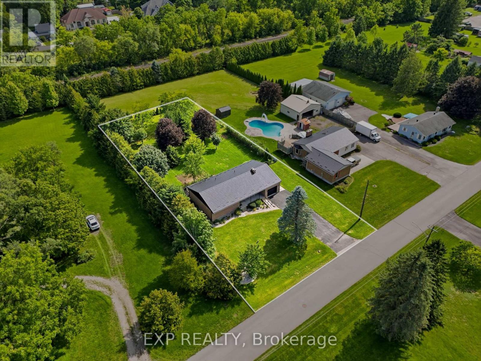 120 Huron Avenue, Middlesex Centre, Ontario  N0L 1R0 - Photo 1 - X13614028
