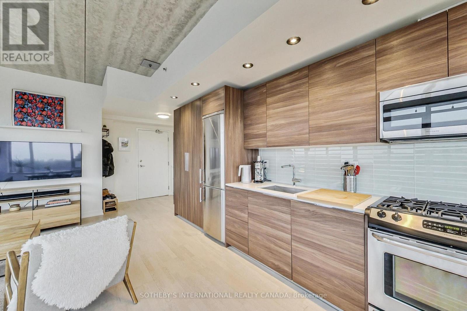 602 - 51 Lady Bank Road, Toronto, Ontario  M8Z 0C9 - Photo 5 - W13784484