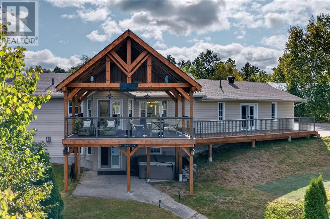 64 Forestview, Wahnapitae, Ontario  P0M 3C0 - Photo 6 - 2130355