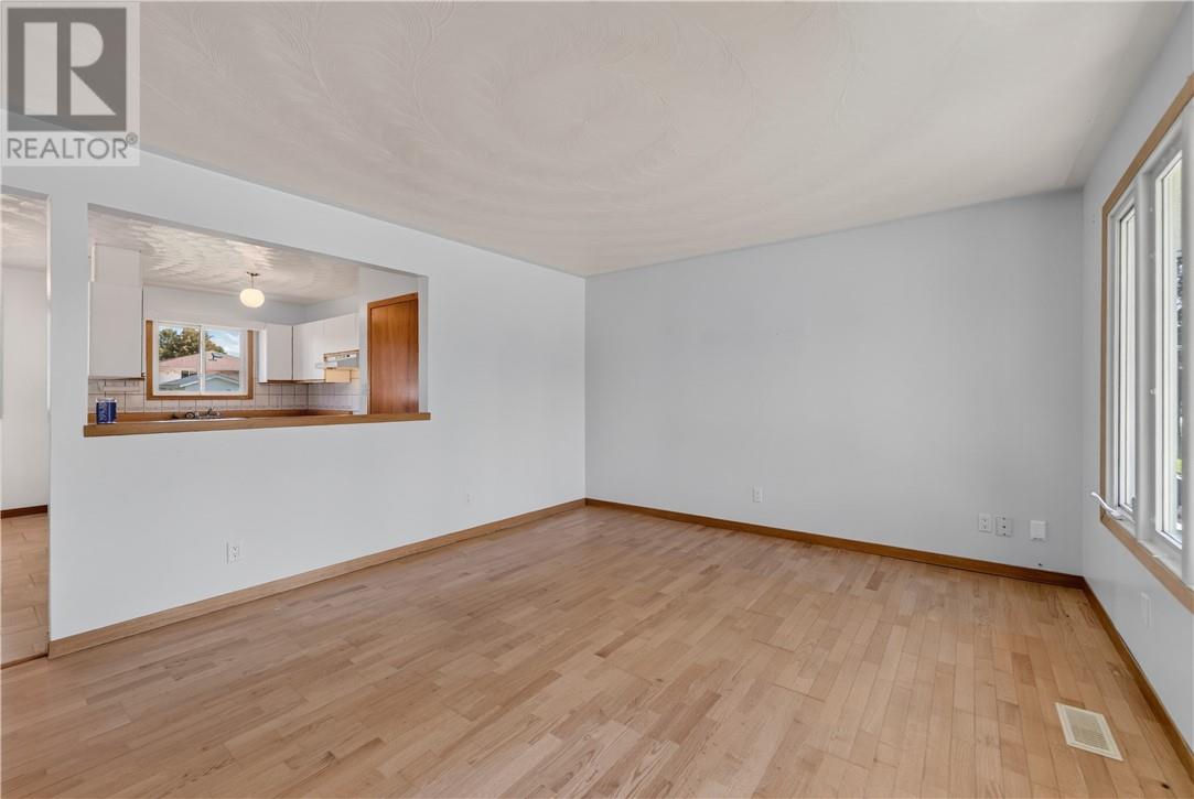 3664 Claire Street, Val Caron, Ontario  P3N 1H5 - Photo 10 - 2130249