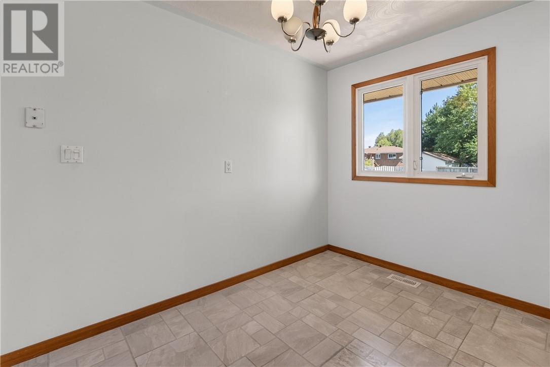 3664 Claire Street, Val Caron, Ontario  P3N 1H5 - Photo 17 - 2130249