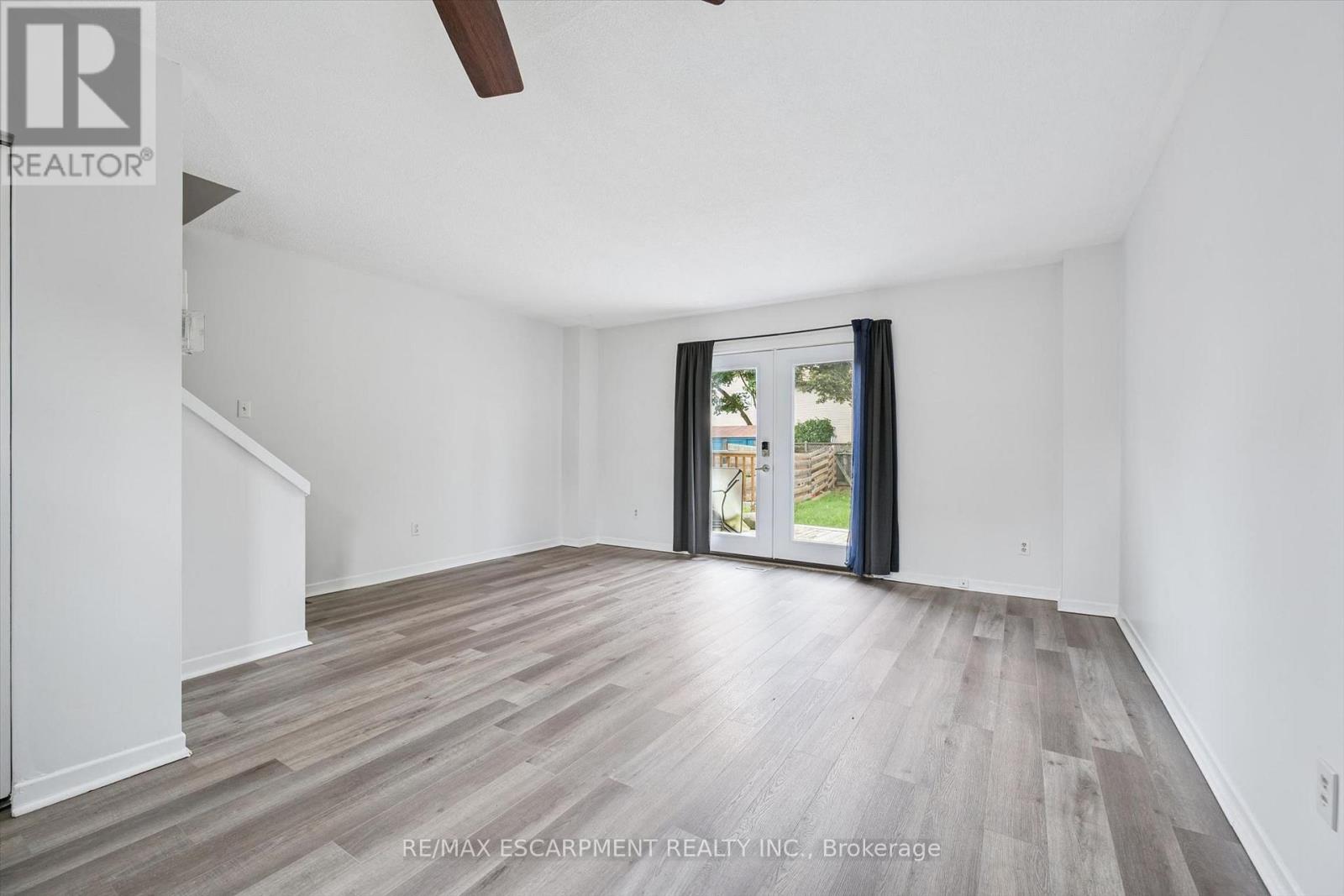 66 Banbury Road, Brantford, Ontario  N3P 1C3 - Photo 9 - X13784128
