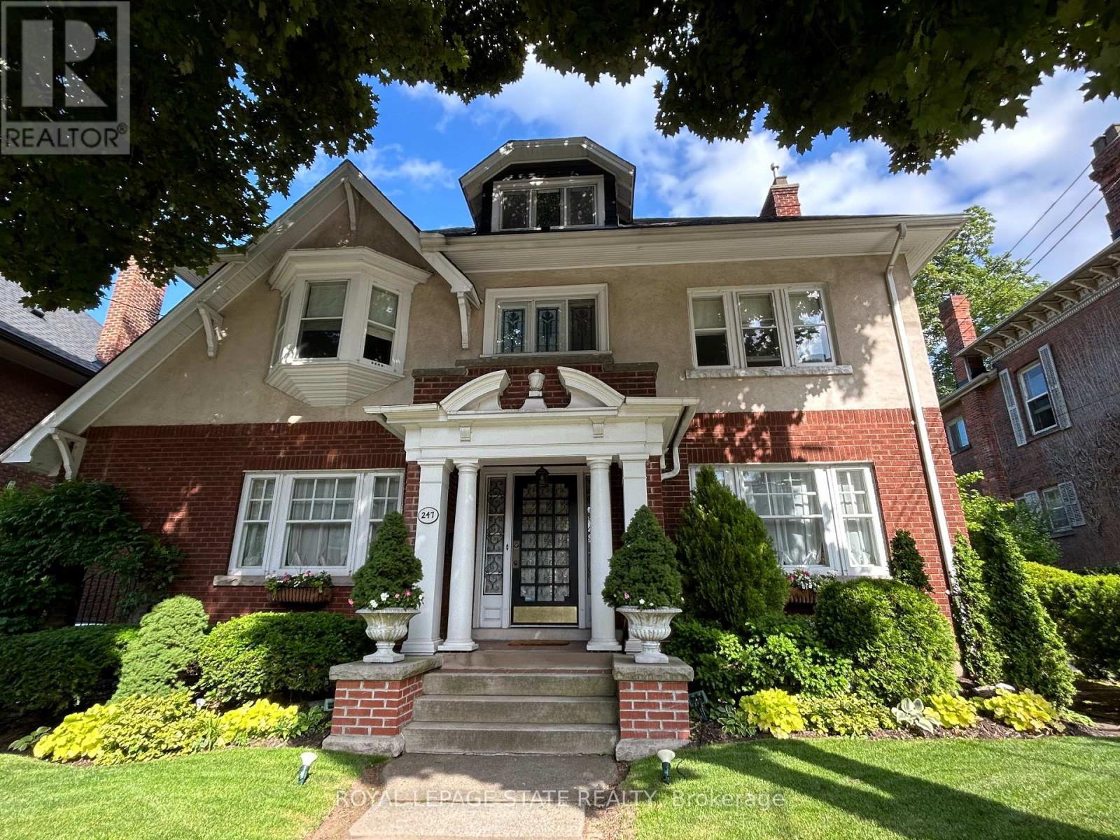 247 Macnab Street S, Hamilton, Ontario  L8P 3E2 - Photo 1 - X13784330