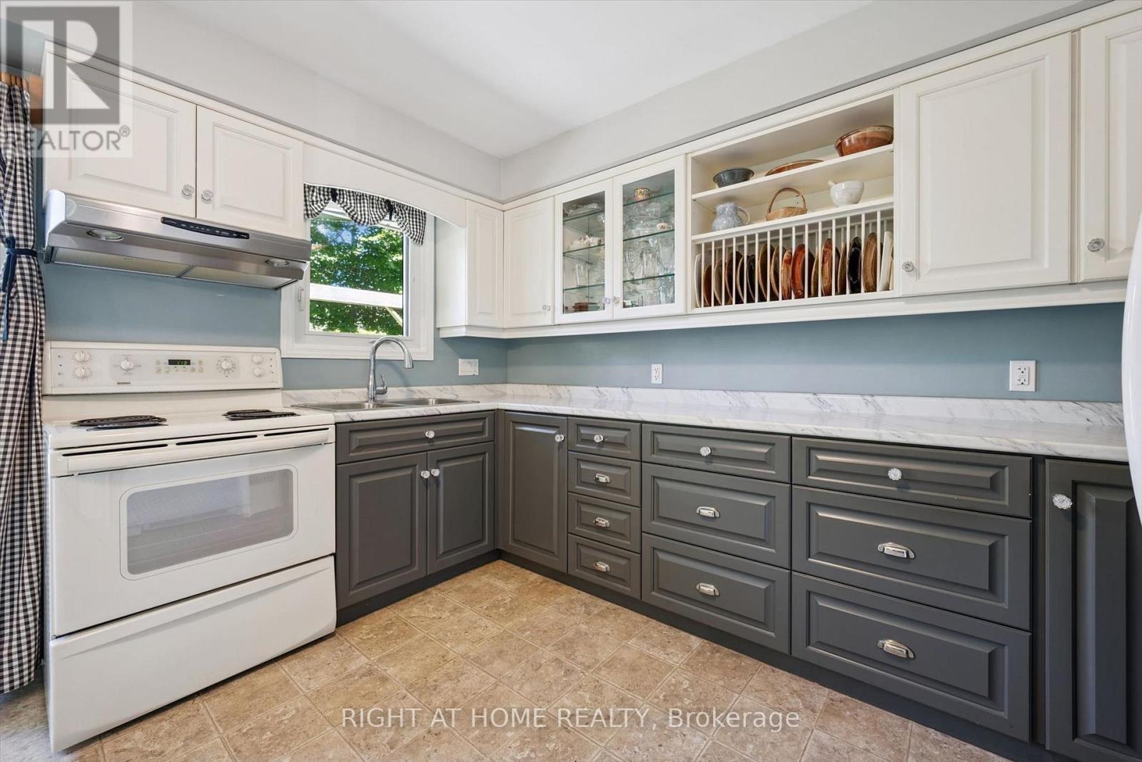 200 Cedarbrae Avenue, Waterloo, Ontario  N2L 4S5 - Photo 11 - X13784334