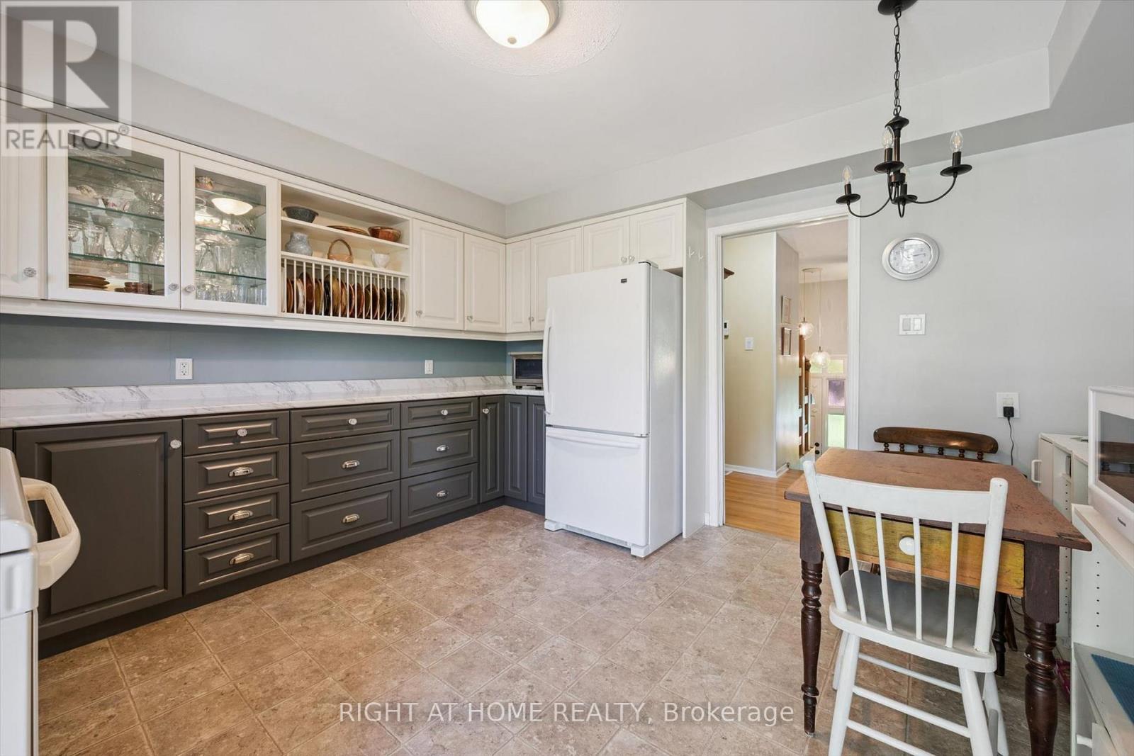 200 Cedarbrae Avenue, Waterloo, Ontario  N2L 4S5 - Photo 15 - X13784334