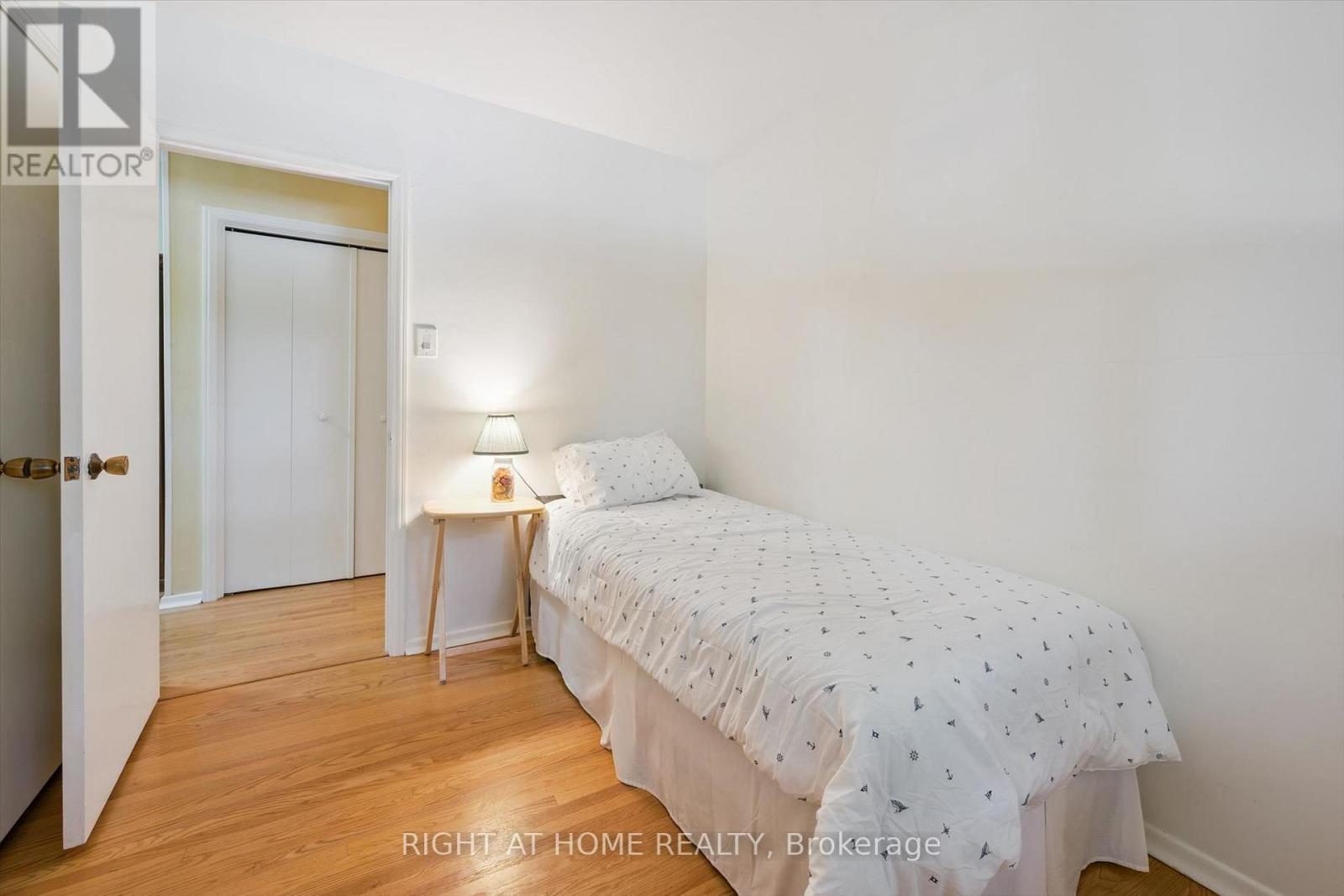 200 Cedarbrae Avenue, Waterloo, Ontario  N2L 4S5 - Photo 18 - X13784334