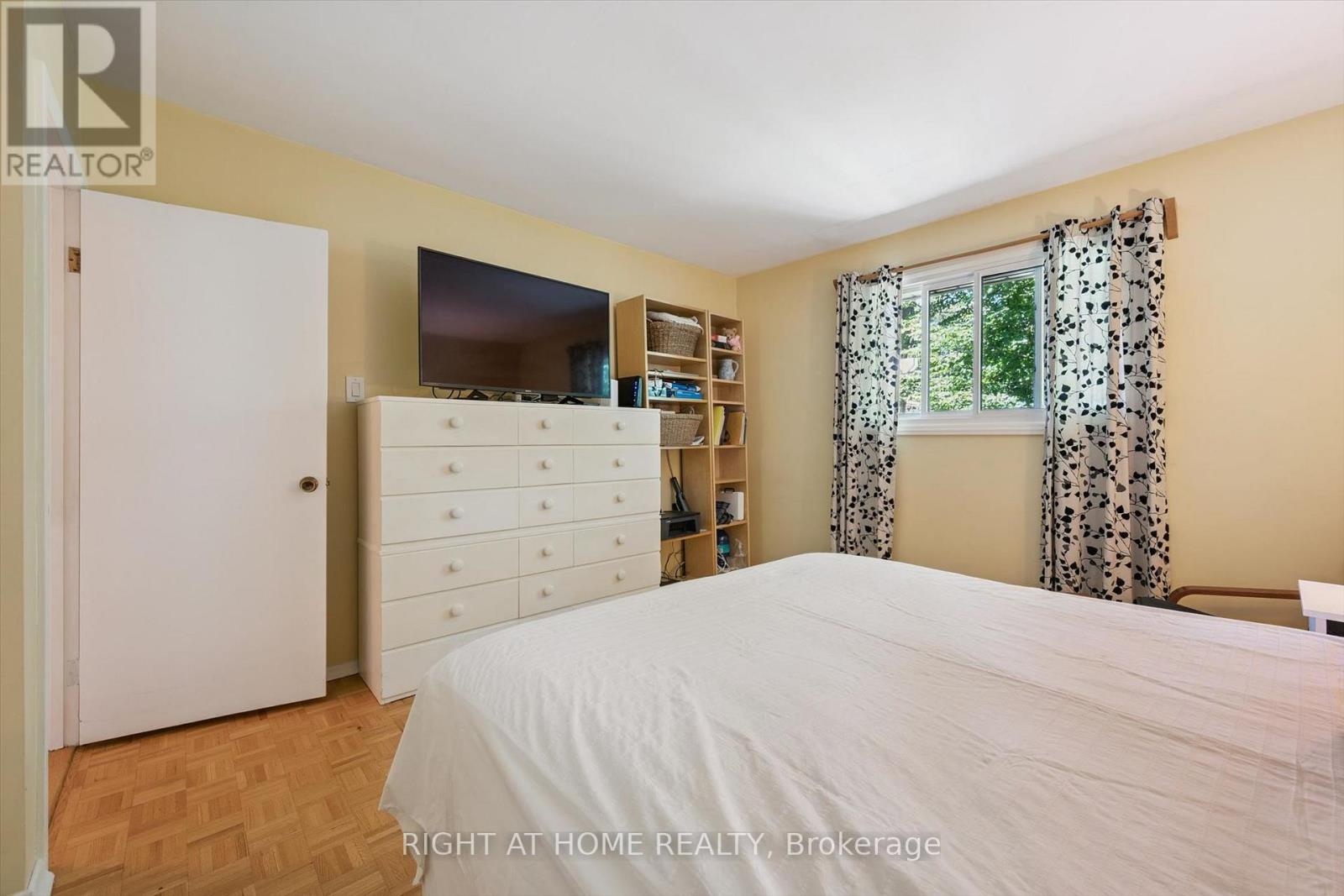 200 Cedarbrae Avenue, Waterloo, Ontario  N2L 4S5 - Photo 24 - X13784334