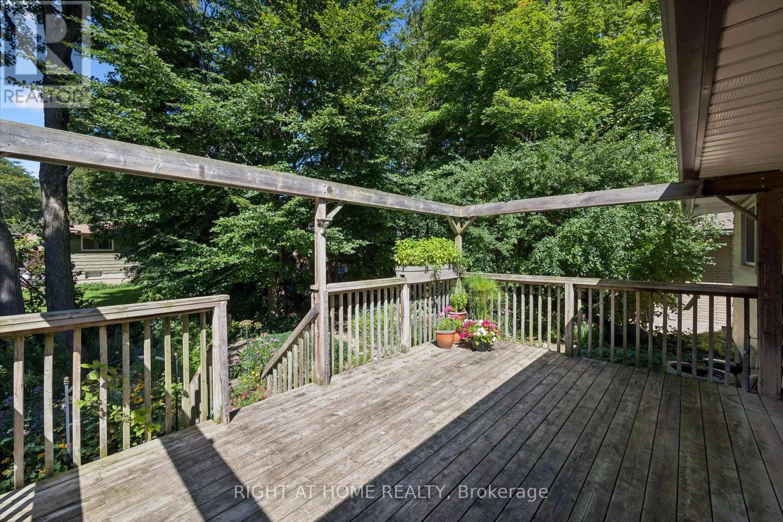 200 Cedarbrae Avenue, Waterloo, Ontario  N2L 4S5 - Photo 31 - X13784334