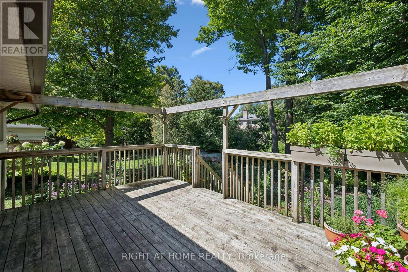 200 Cedarbrae Avenue, Waterloo, Ontario  N2L 4S5 - Photo 32 - X13784334