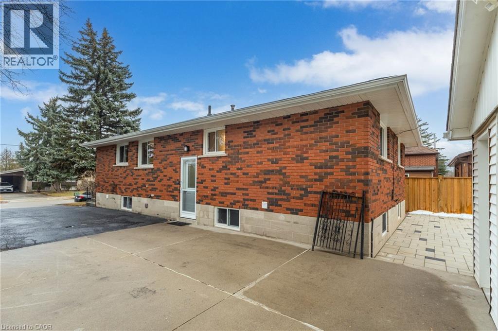 27 Blenheim Drive, Stoney Creek, Ontario  L8E 1W1 - Photo 35 - 40860077