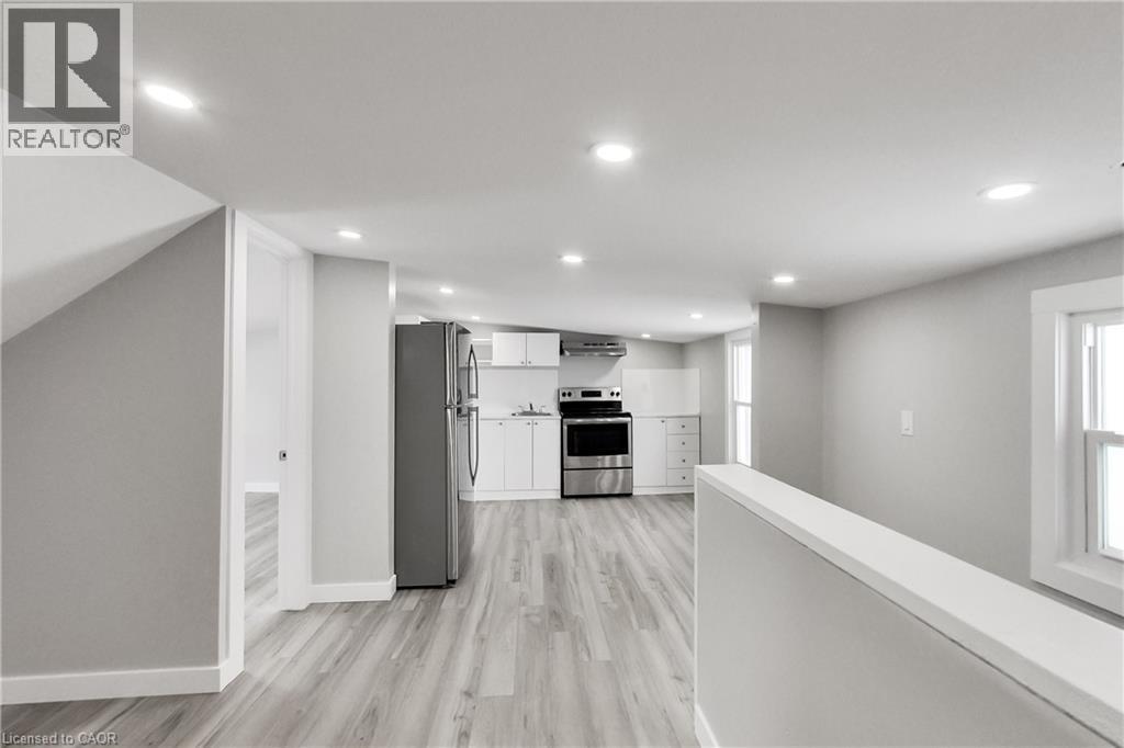 229 PARKDALE Avenue N photo 34