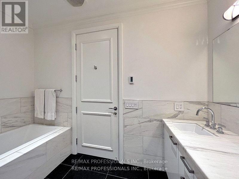 4803 - 311 Bay Street, Toronto, Ontario  M5H 4G5 - Photo 29 - C13784622