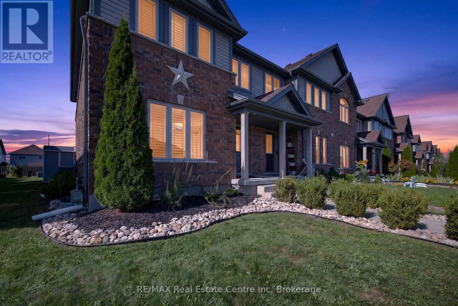 694 Victoria Road N, Guelph, Ontario  N1E 6Z3 - Photo 2 - X13784594
