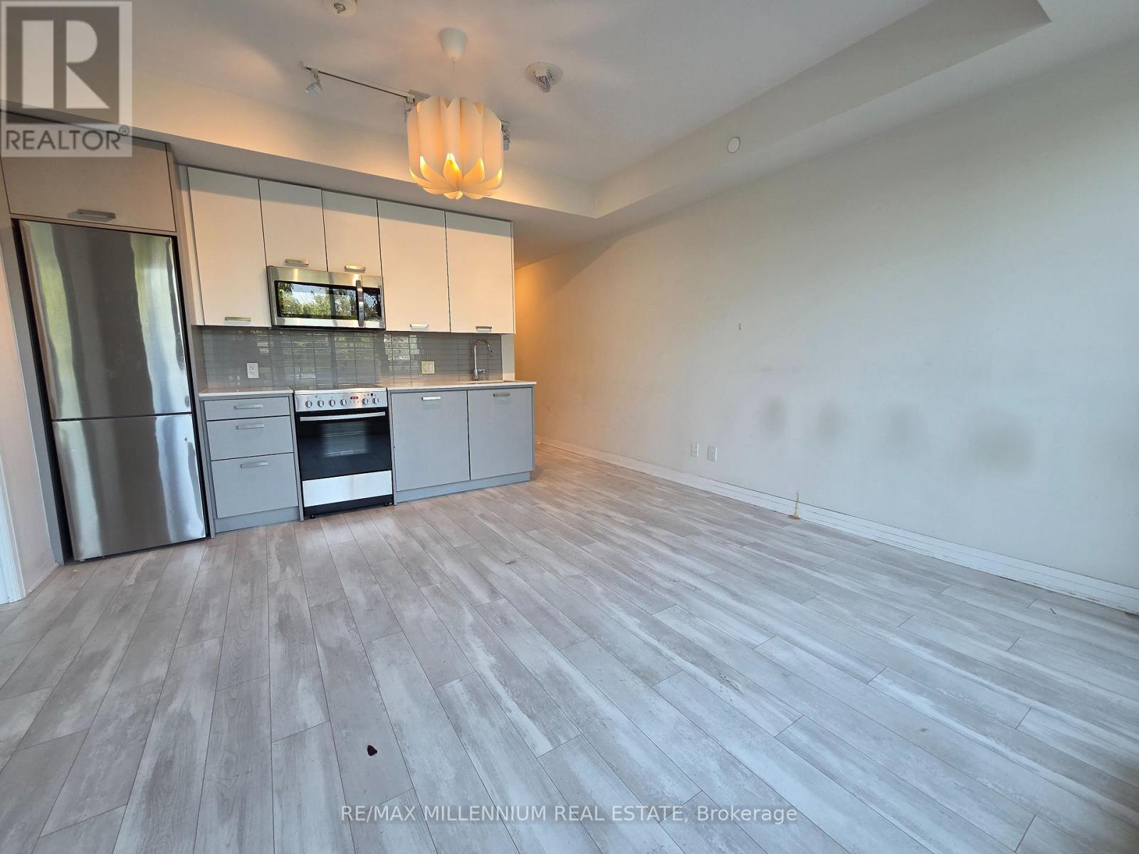 608 - 1630 QUEEN STREET E, Toronto, Ontario