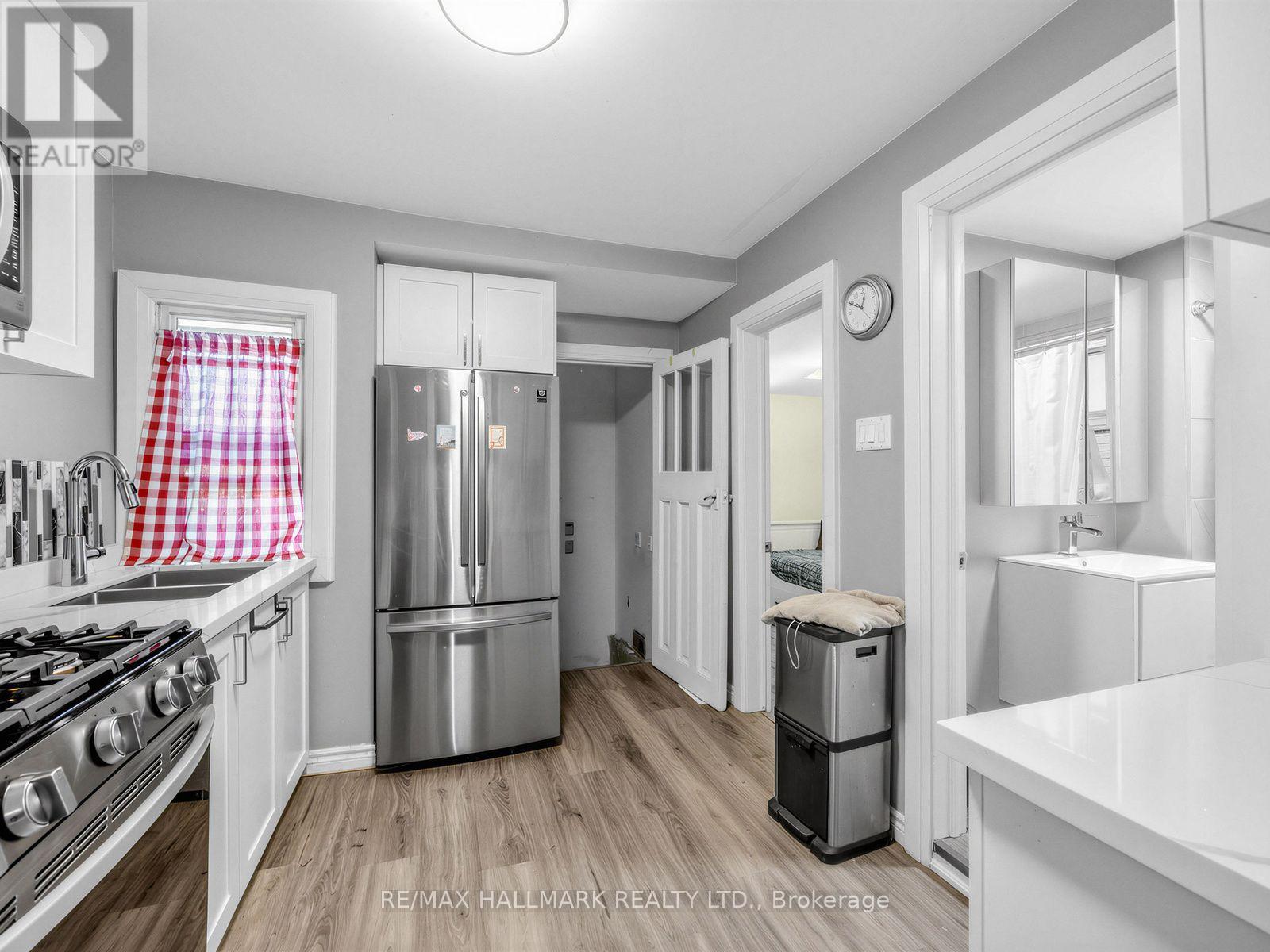 201 Linsmore Crescent, Toronto, Ontario  M4J 4L5 - Photo 13 - E13784746
