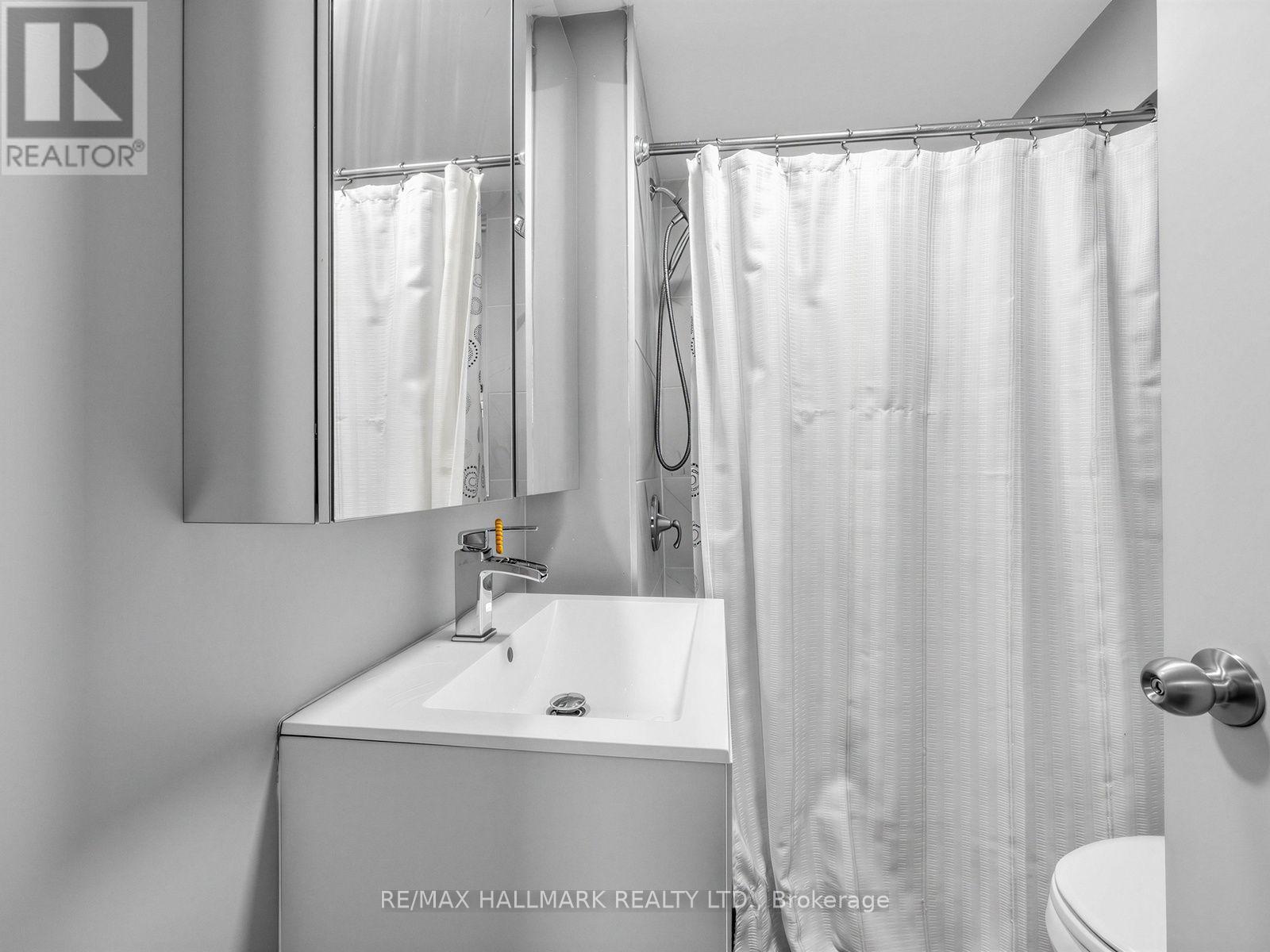 201 Linsmore Crescent, Toronto, Ontario  M4J 4L5 - Photo 16 - E13784746