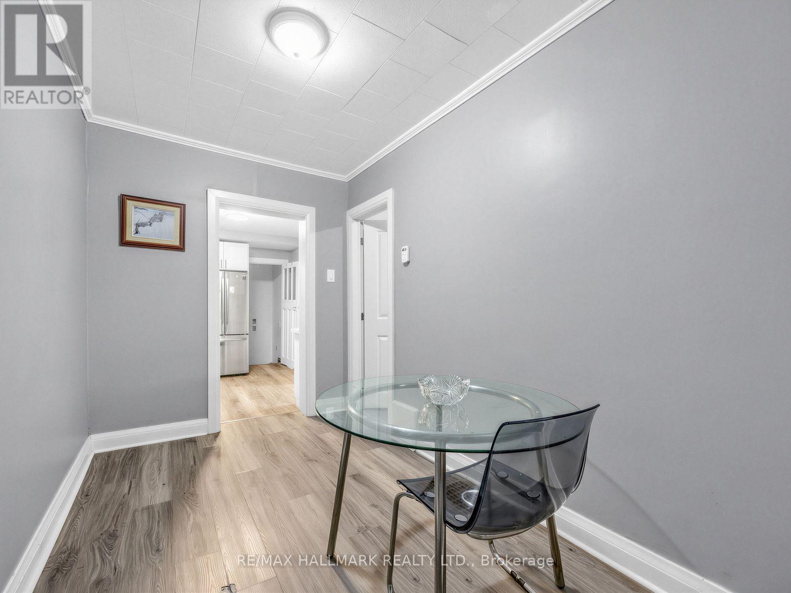 201 Linsmore Crescent, Toronto, Ontario  M4J 4L5 - Photo 9 - E13784746