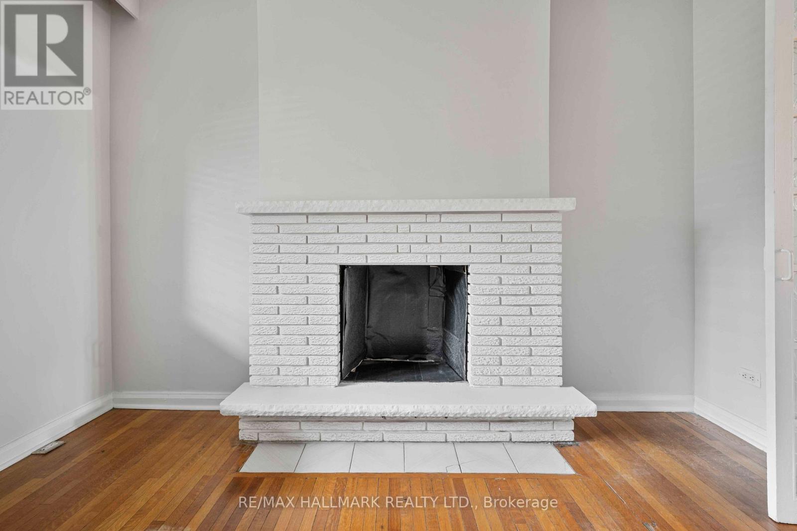 Main Floor - 806 Logan Avenue, Toronto, Ontario  M4K 3E1 - Photo 10 - E13784766