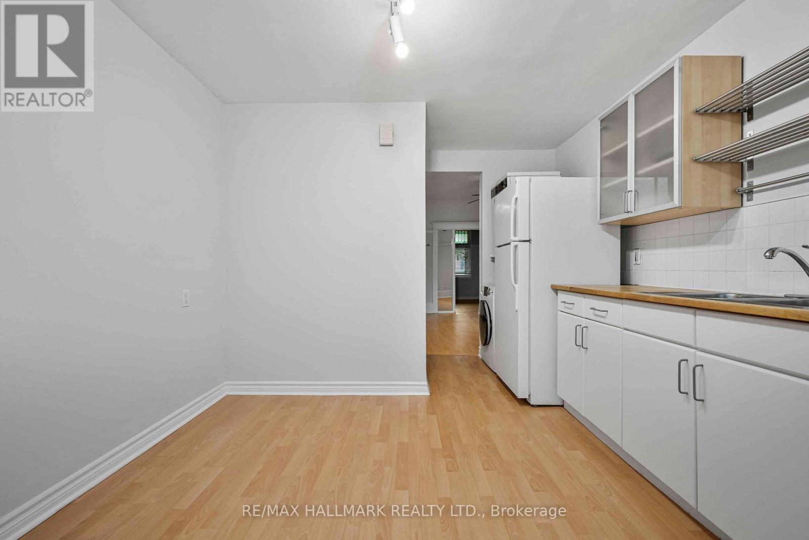 Main Floor - 806 Logan Avenue, Toronto, Ontario  M4K 3E1 - Photo 17 - E13784766