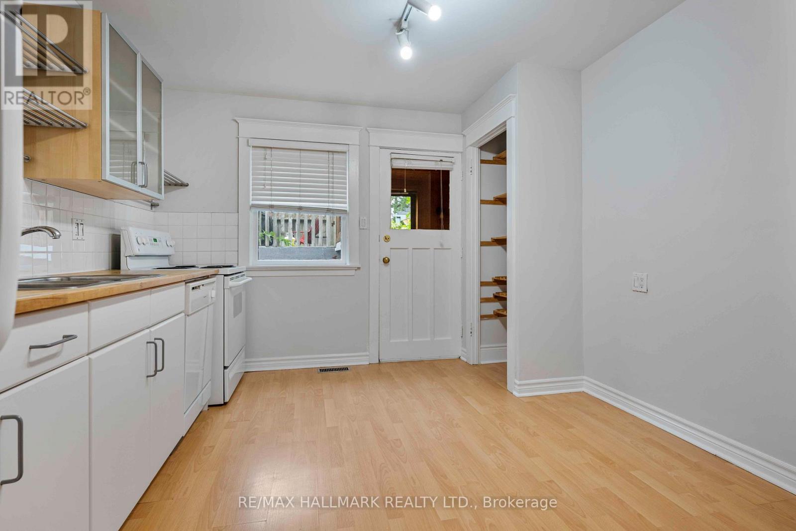 Main Floor - 806 Logan Avenue, Toronto, Ontario  M4K 3E1 - Photo 18 - E13784766
