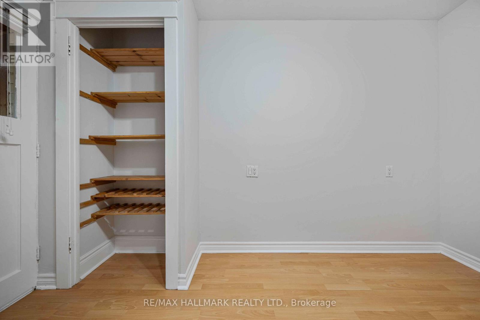 Main Floor - 806 Logan Avenue, Toronto, Ontario  M4K 3E1 - Photo 20 - E13784766