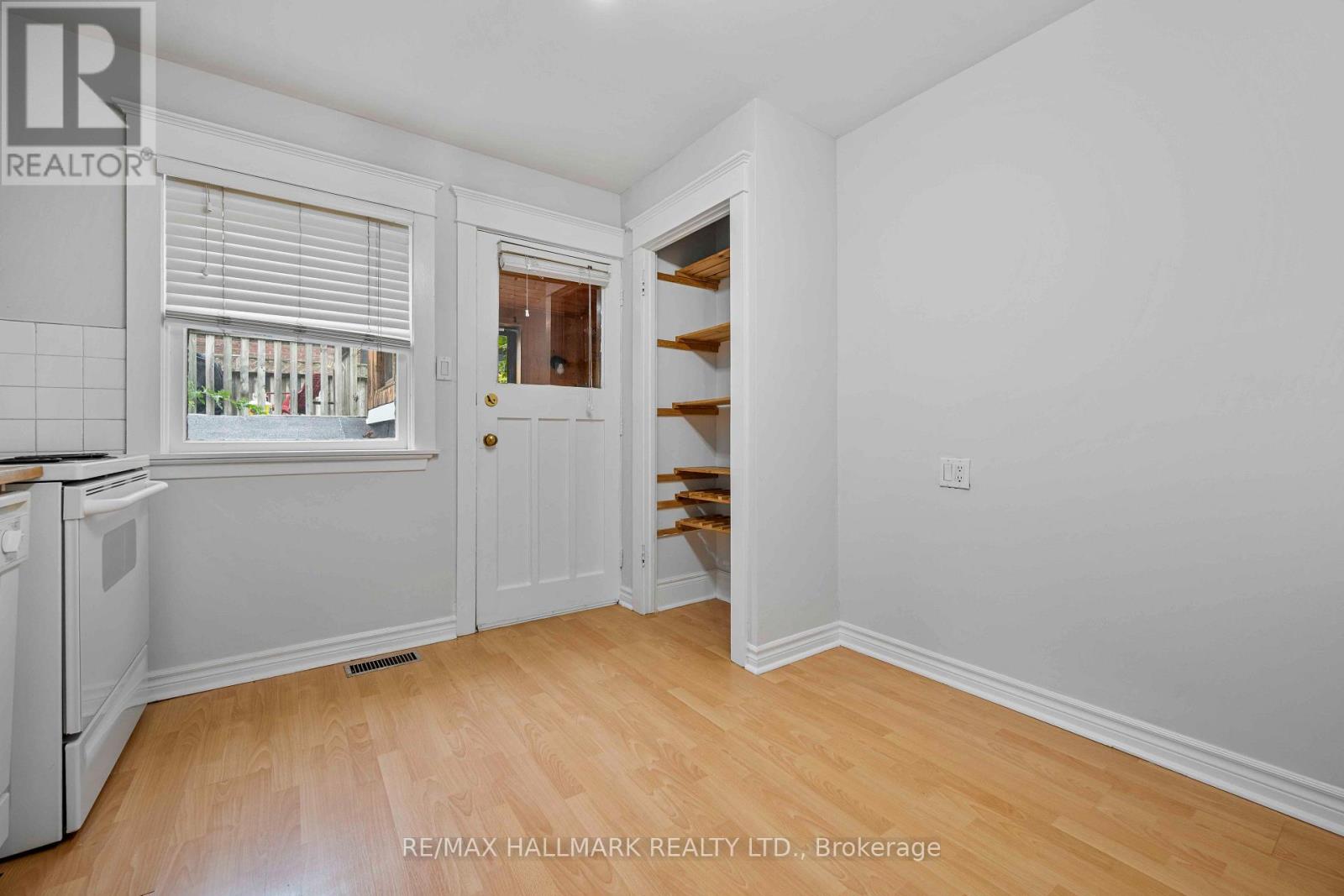 Main Floor - 806 Logan Avenue, Toronto, Ontario  M4K 3E1 - Photo 21 - E13784766