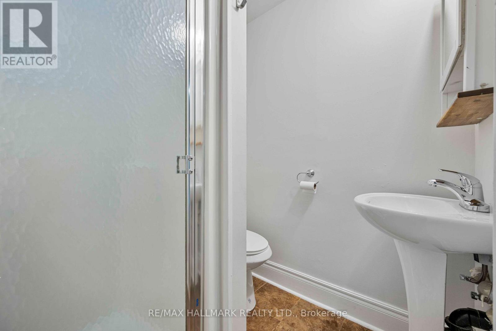 Main Floor - 806 Logan Avenue, Toronto, Ontario  M4K 3E1 - Photo 24 - E13784766