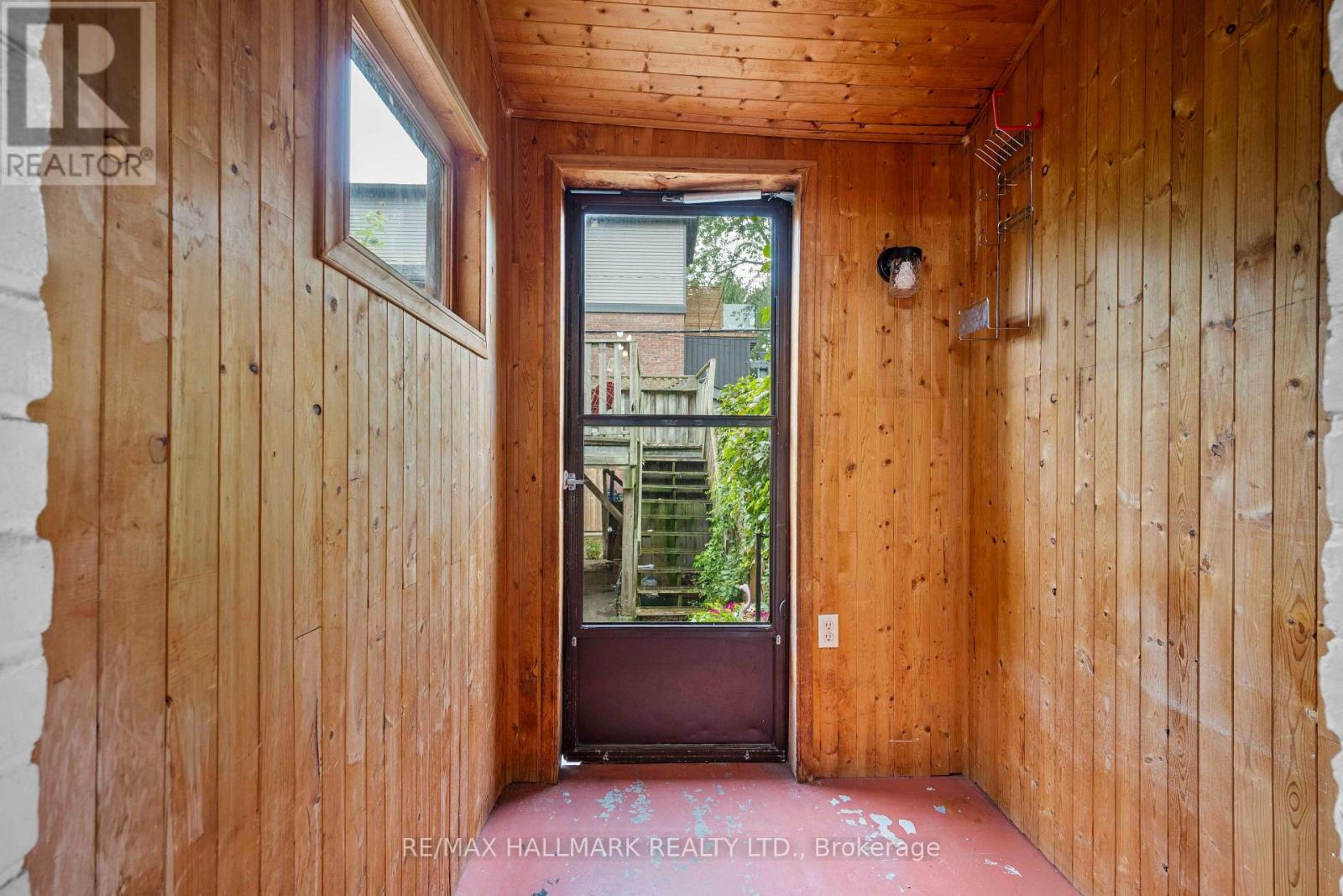 Main Floor - 806 Logan Avenue, Toronto, Ontario  M4K 3E1 - Photo 25 - E13784766