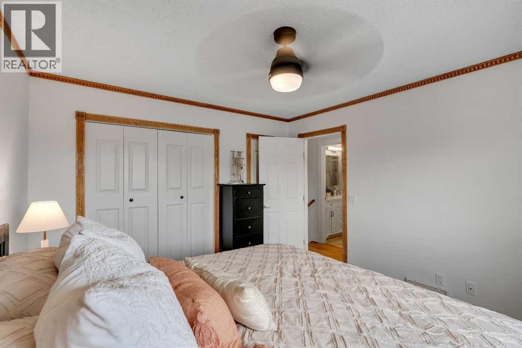 95 Shawglen Rise SW, Calgary, Alberta  T2Y 1Z2 - Photo 15 - A2342081