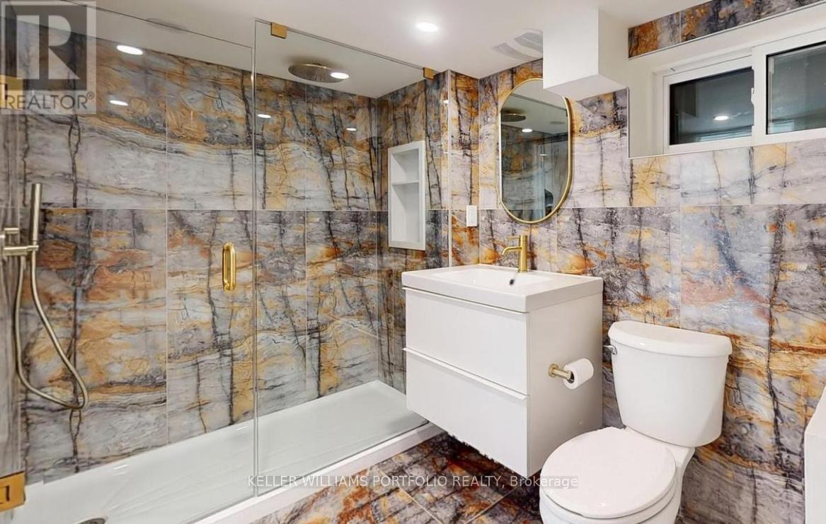 22 Pitt Avenue, Toronto, Ontario  M1L 2R1 - Photo 16 - E13784012