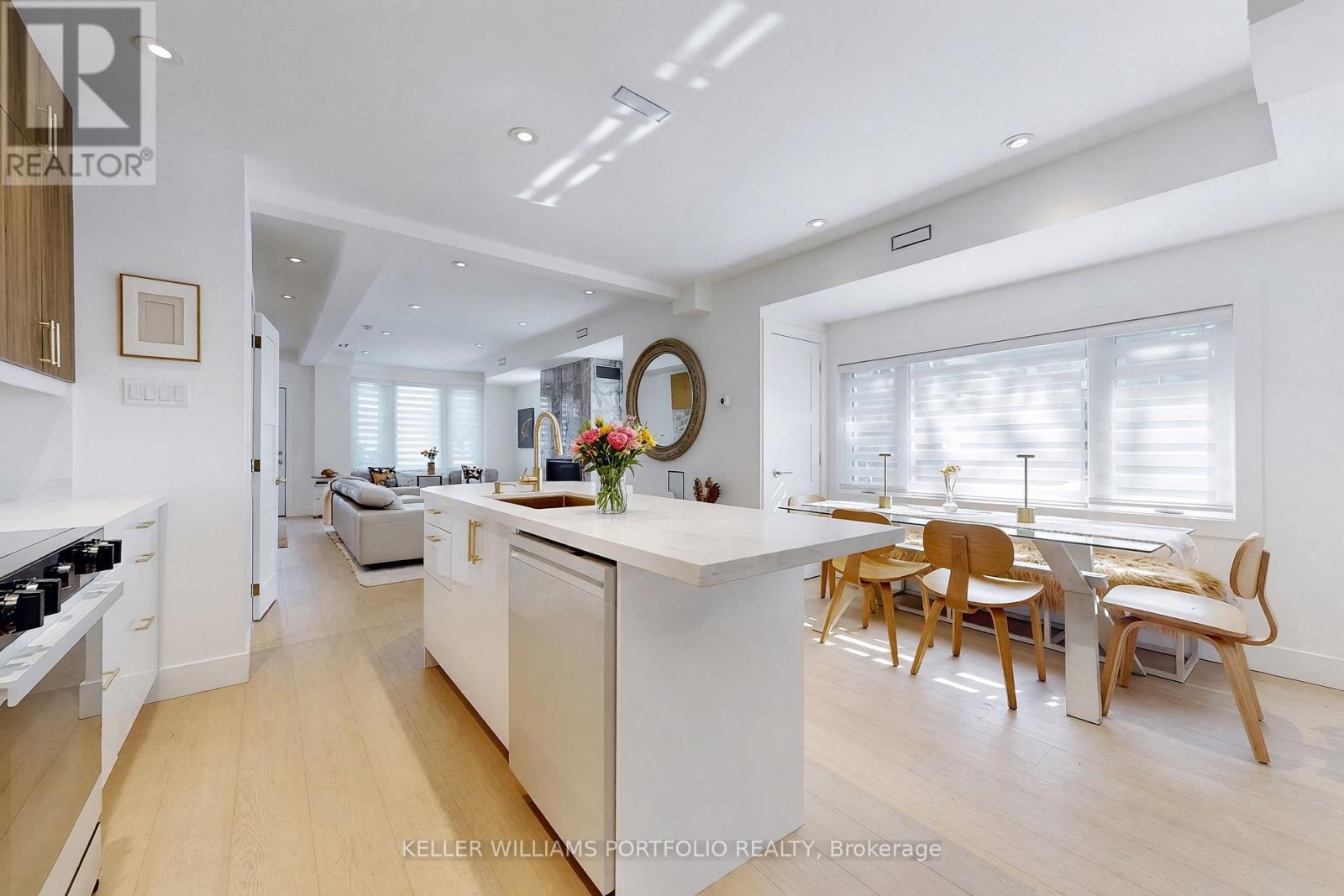 22 Pitt Avenue, Toronto, Ontario  M1L 2R1 - Photo 6 - E13784012