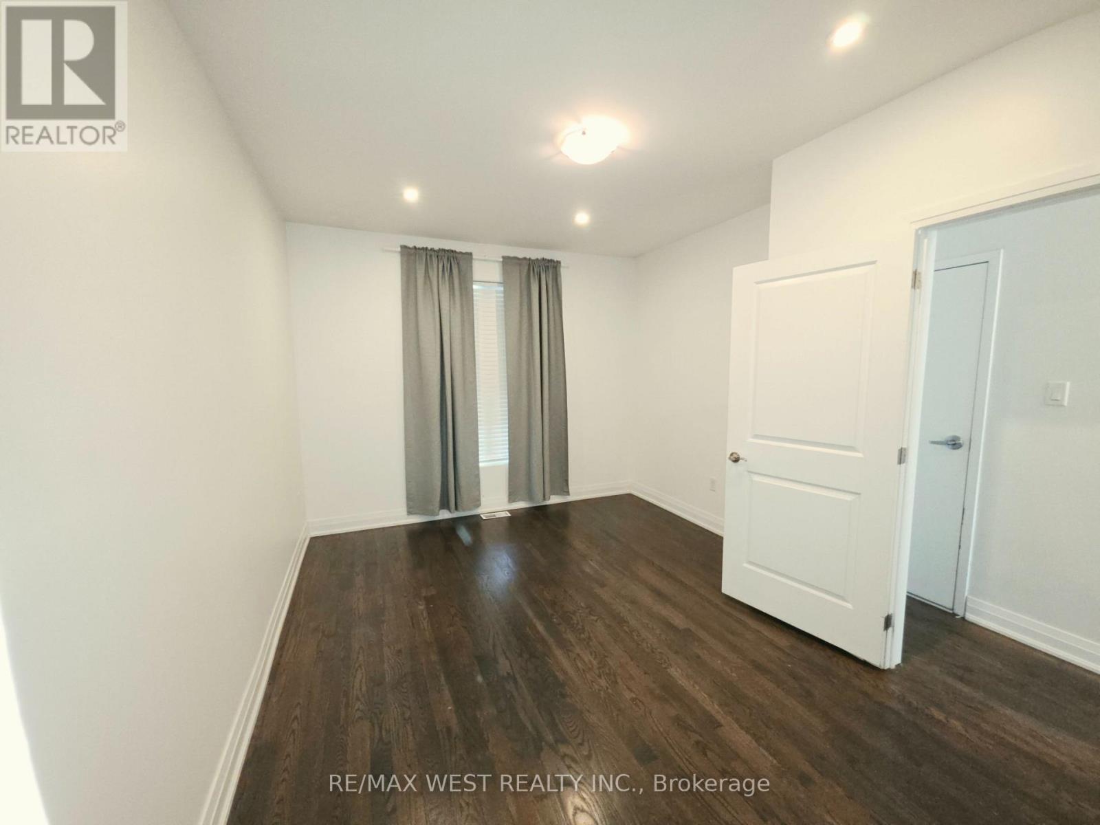1 - 64 Galt Avenue, Toronto, Ontario  M4M 2Z1 - Photo 13 - E13781122