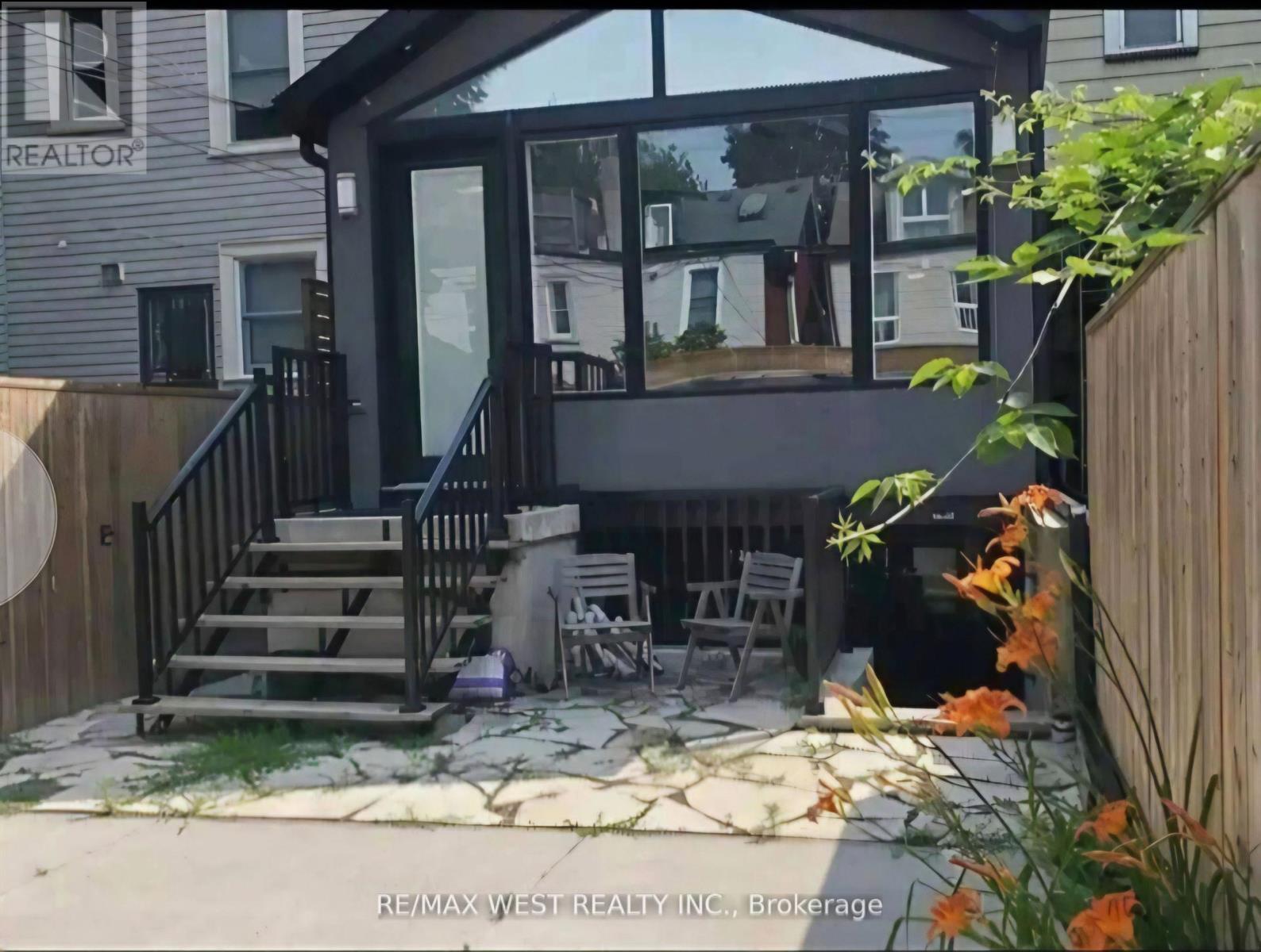 1 - 64 Galt Avenue, Toronto, Ontario  M4M 2Z1 - Photo 15 - E13781122