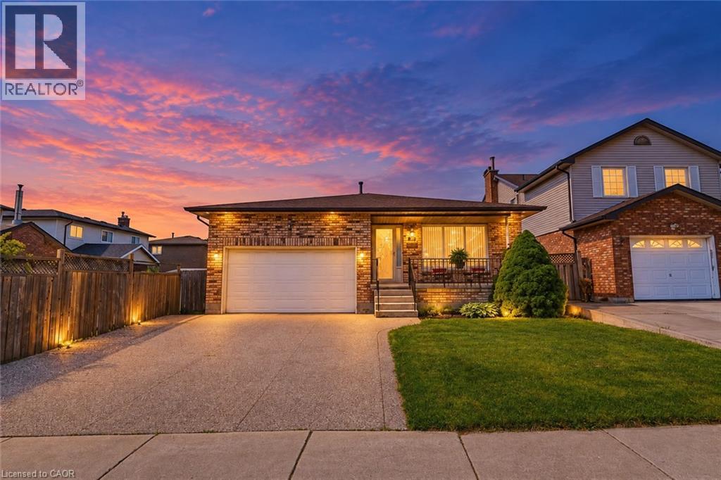 565 STONE CHURCH Road W, Hamilton, Ontario