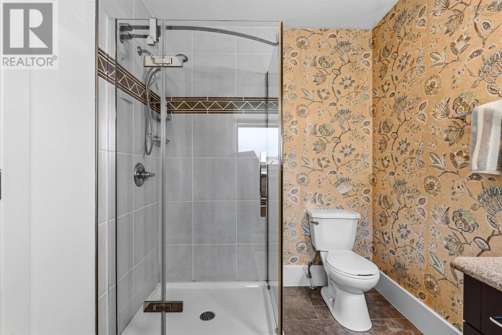 16 Tailfeather Court photo 36