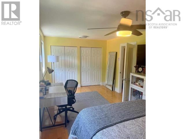 71 Douglas Drive photo 12