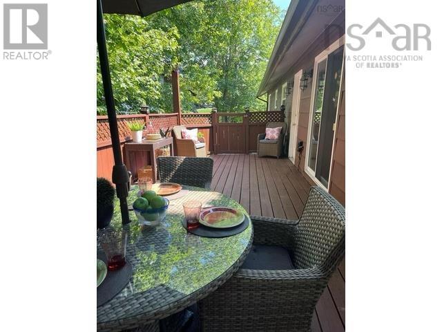 71 Douglas Drive photo 21