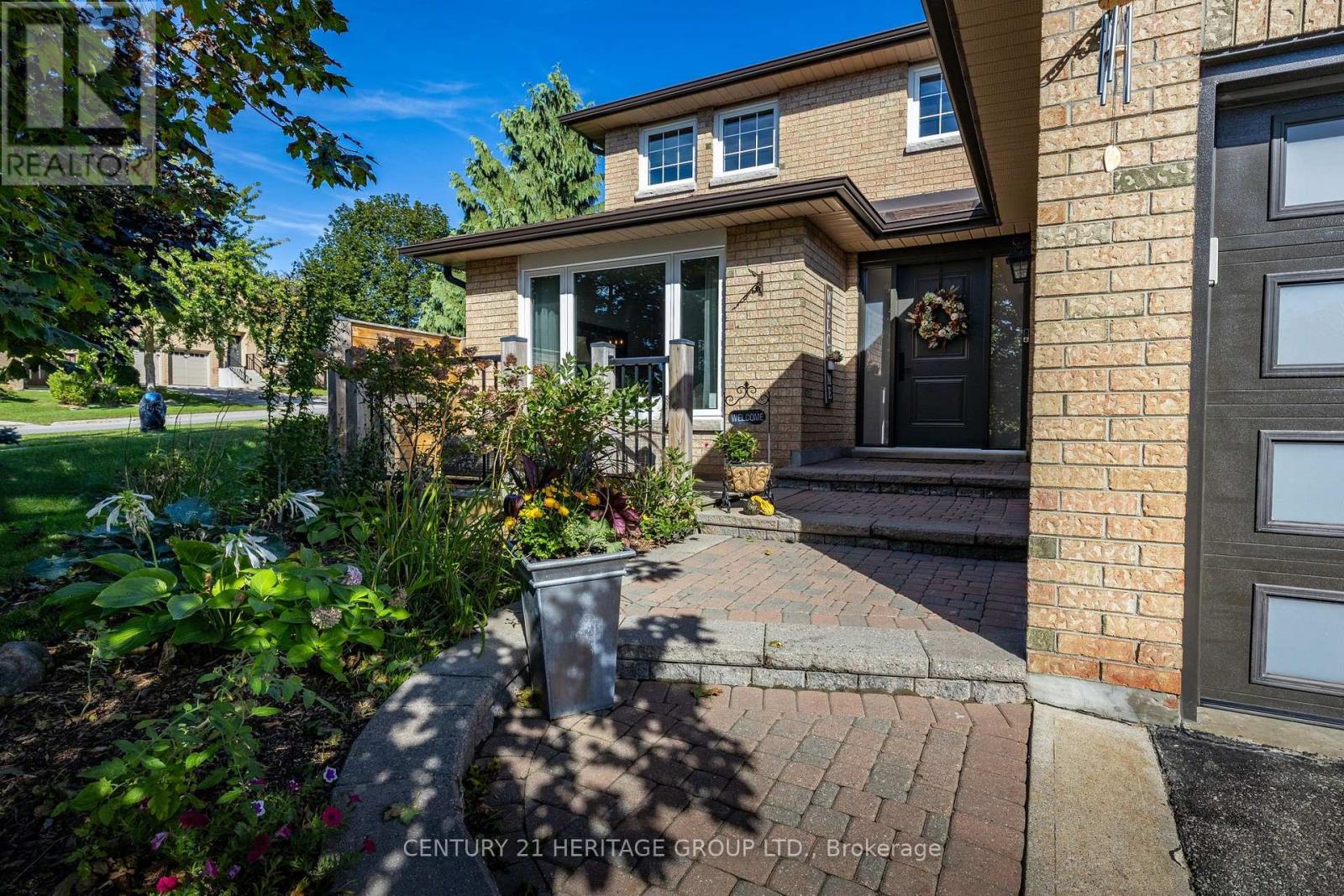 3 Royal Court, Bradford West Gwillimbury (Bradford), Ontario  L3Z 2P5 - Photo 3 - N13784716
