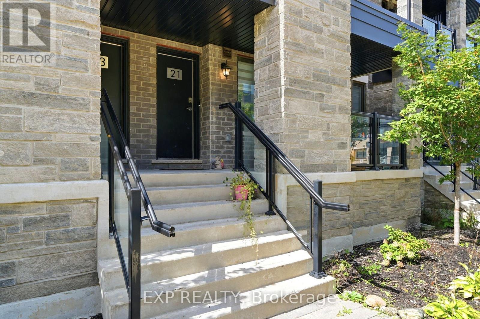 21 Magnolia Lane, Barrie (Innis-Shore), Ontario  L9J 0N9 - Photo 3 - S13784700