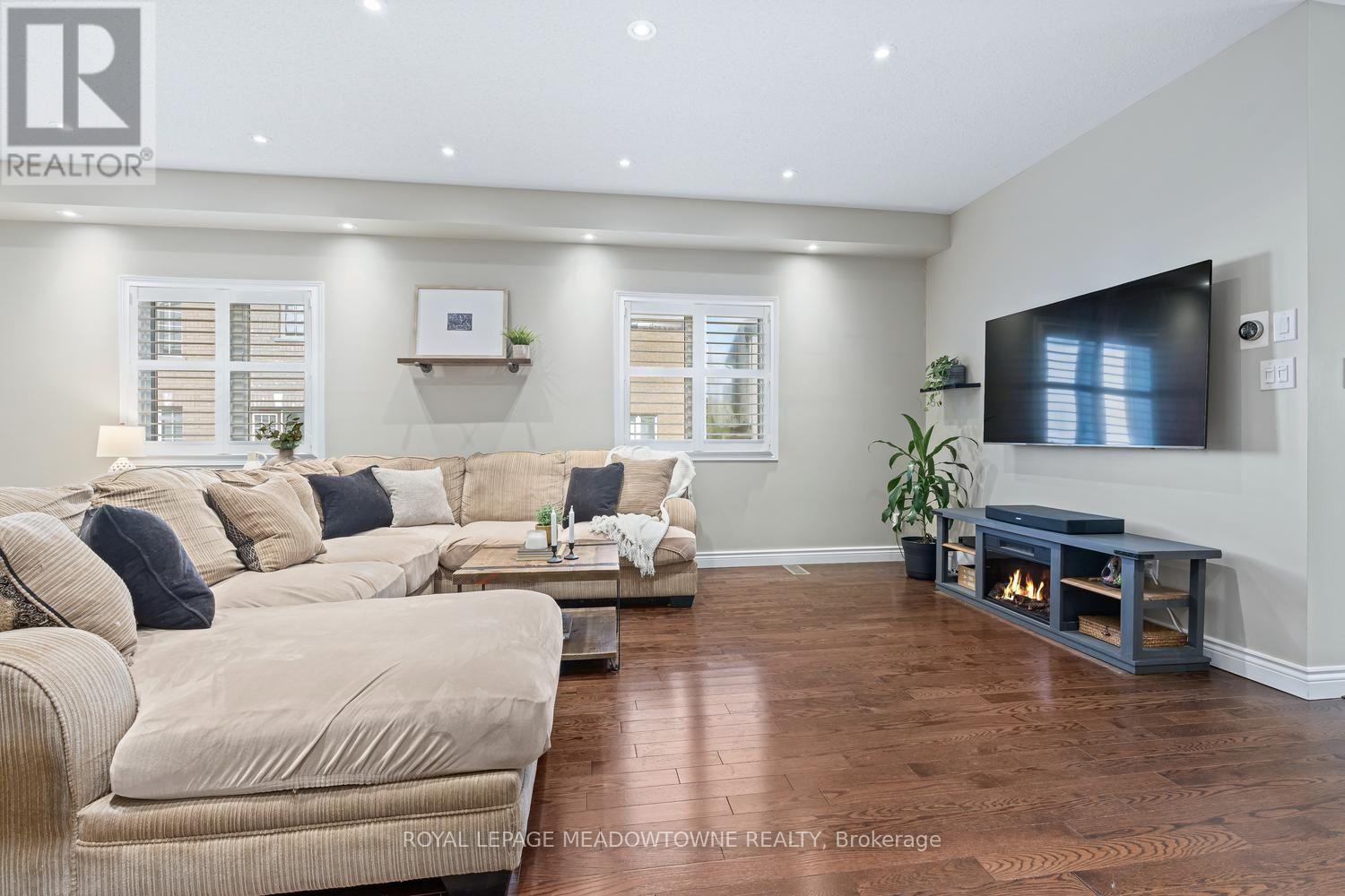 19 Goldham Way, Halton Hills, Ontario  L7G 0B2 - Photo 10 - W13784600