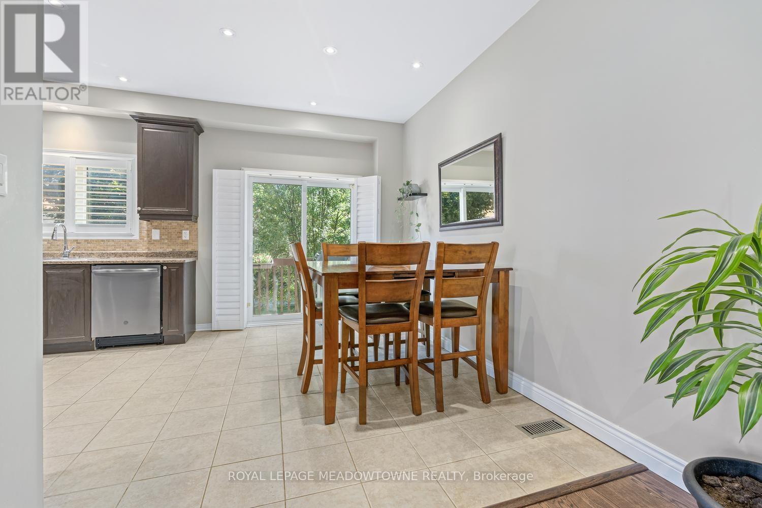 19 Goldham Way, Halton Hills, Ontario  L7G 0B2 - Photo 14 - W13784600