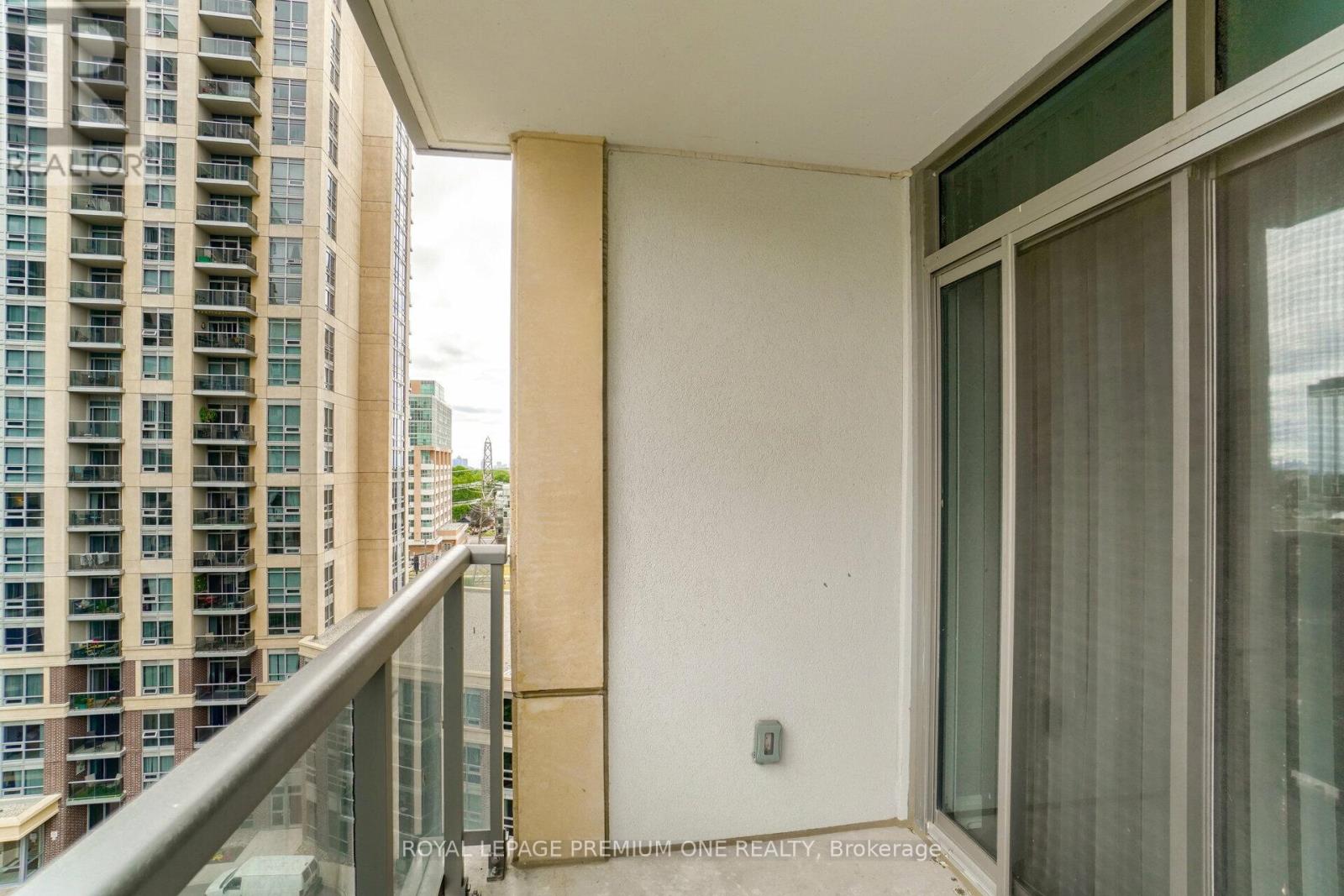 911 - 1 Michael Power Place, Toronto (Islington-City Centre West), Ontario  M9A 0A1 - Photo 18 - W13784658