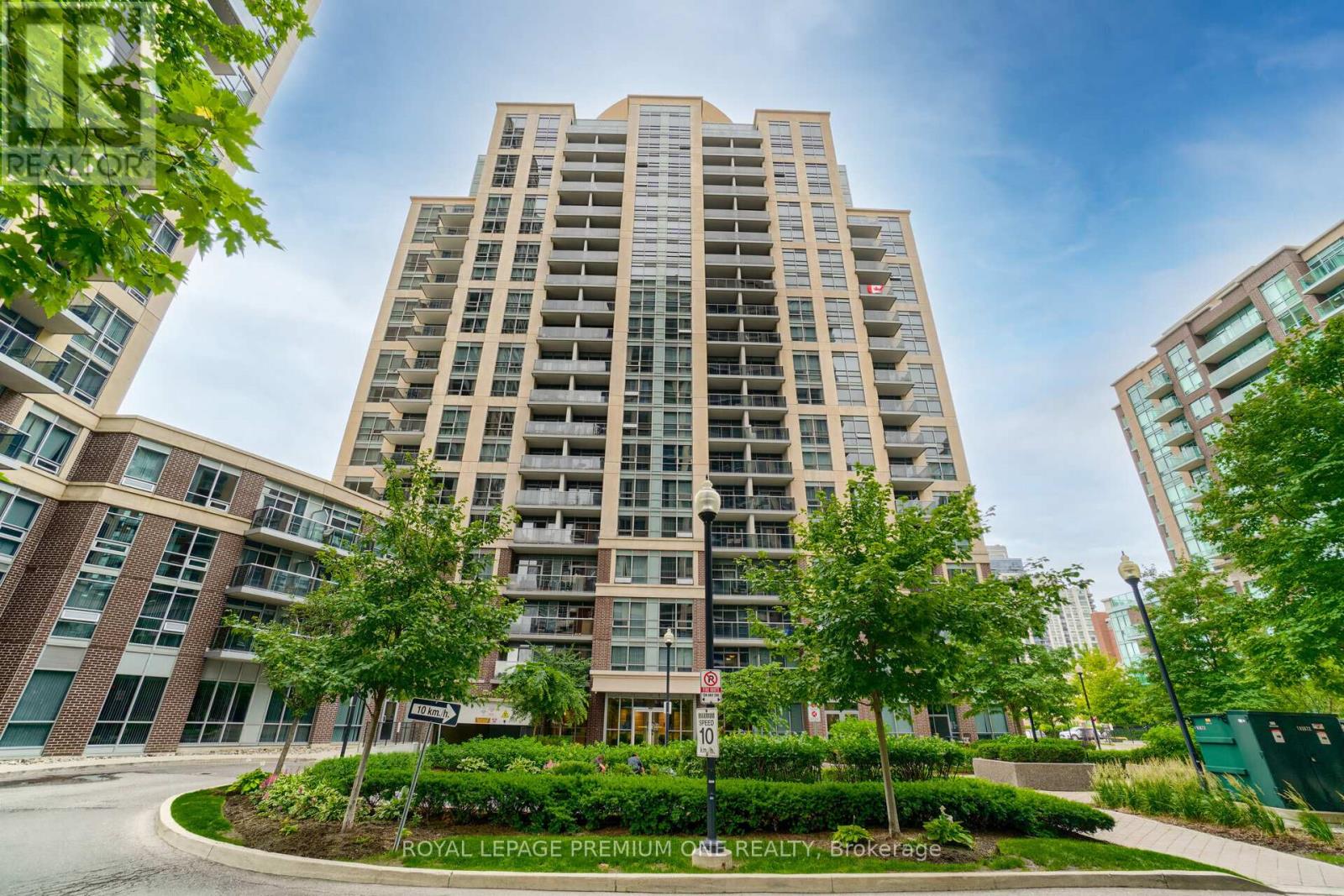 911 - 1 Michael Power Place, Toronto (Islington-City Centre West), Ontario  M9A 0A1 - Photo 36 - W13784658