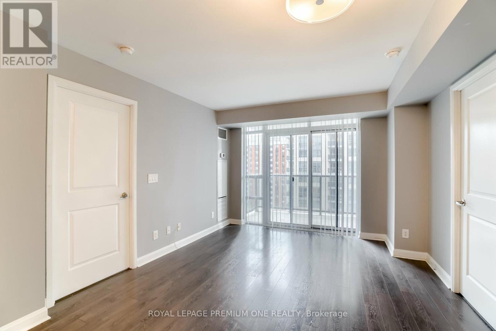911 - 1 Michael Power Place, Toronto (Islington-City Centre West), Ontario  M9A 0A1 - Photo 6 - W13784658