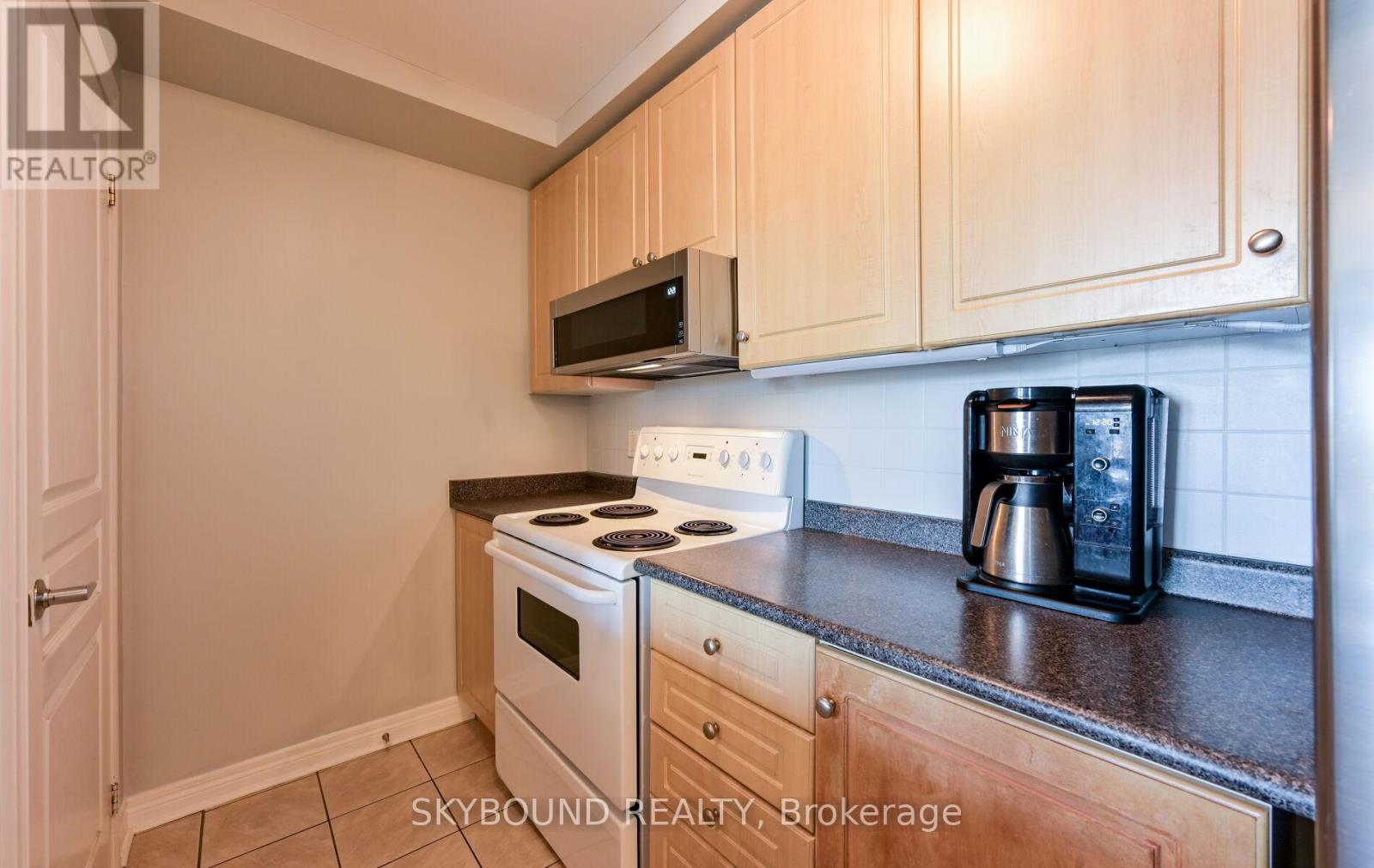 516 - 1415 Lawrence Avenue W, Toronto, Ontario  M6L 1A9 - Photo 9 - W13784772