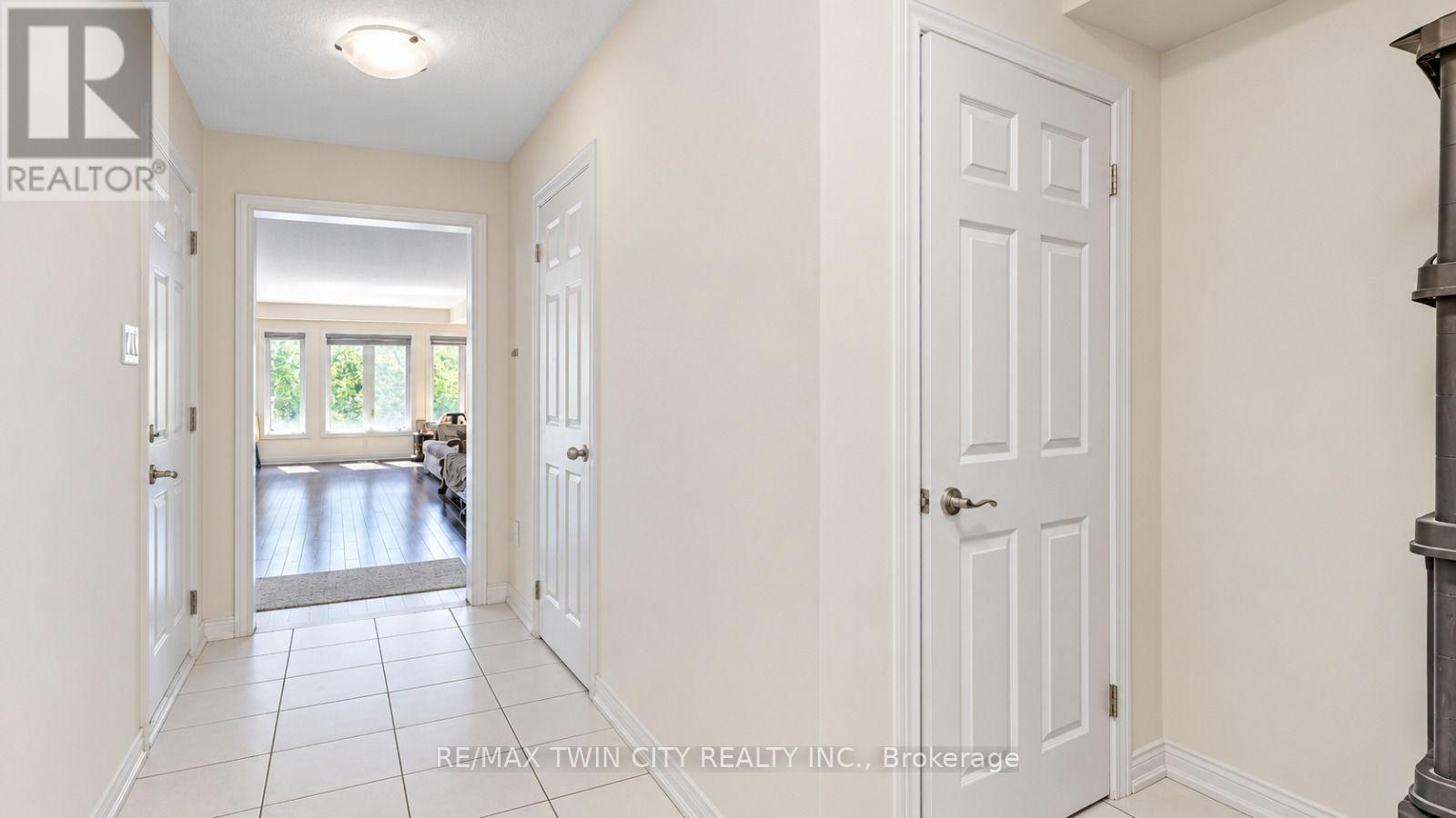 755 Linden Dr Unit 37 Drive, Cambridge, Ontario  N3H 0E4 - Photo 4 - X13784650